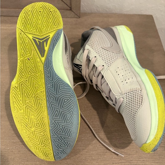 Nike Ja 1 \